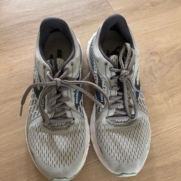 Brooks Gray Running Shoes - Picture 5 of 5